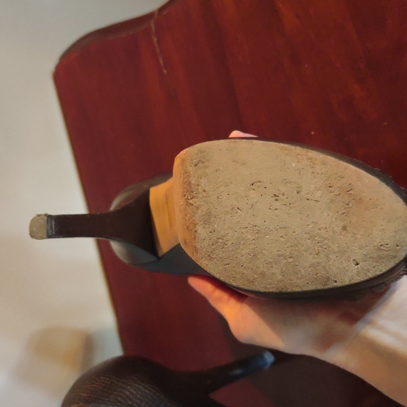 Fendi Brown Tassel Pumps - Picture 8 of 13